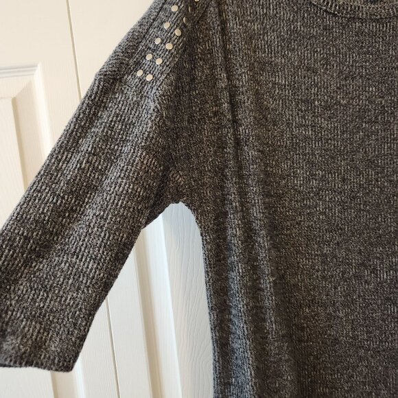 French Laundry Womens Gray Knit Top w Studded Shoulders 3/4 Sleeve Size 1X - Picture 4 of 7